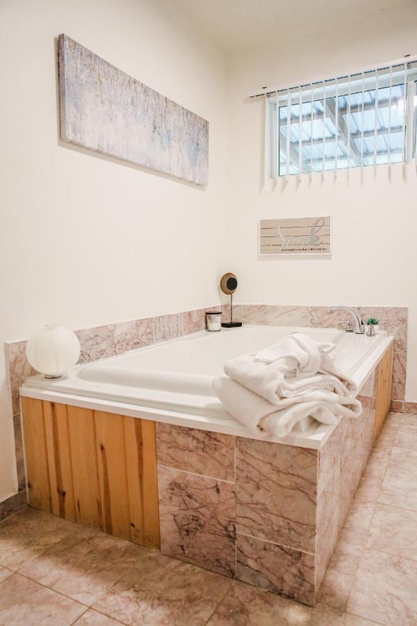 Moonlight Cottage - Your Romantic & Scenic Escape Севьервилл Экстерьер фото