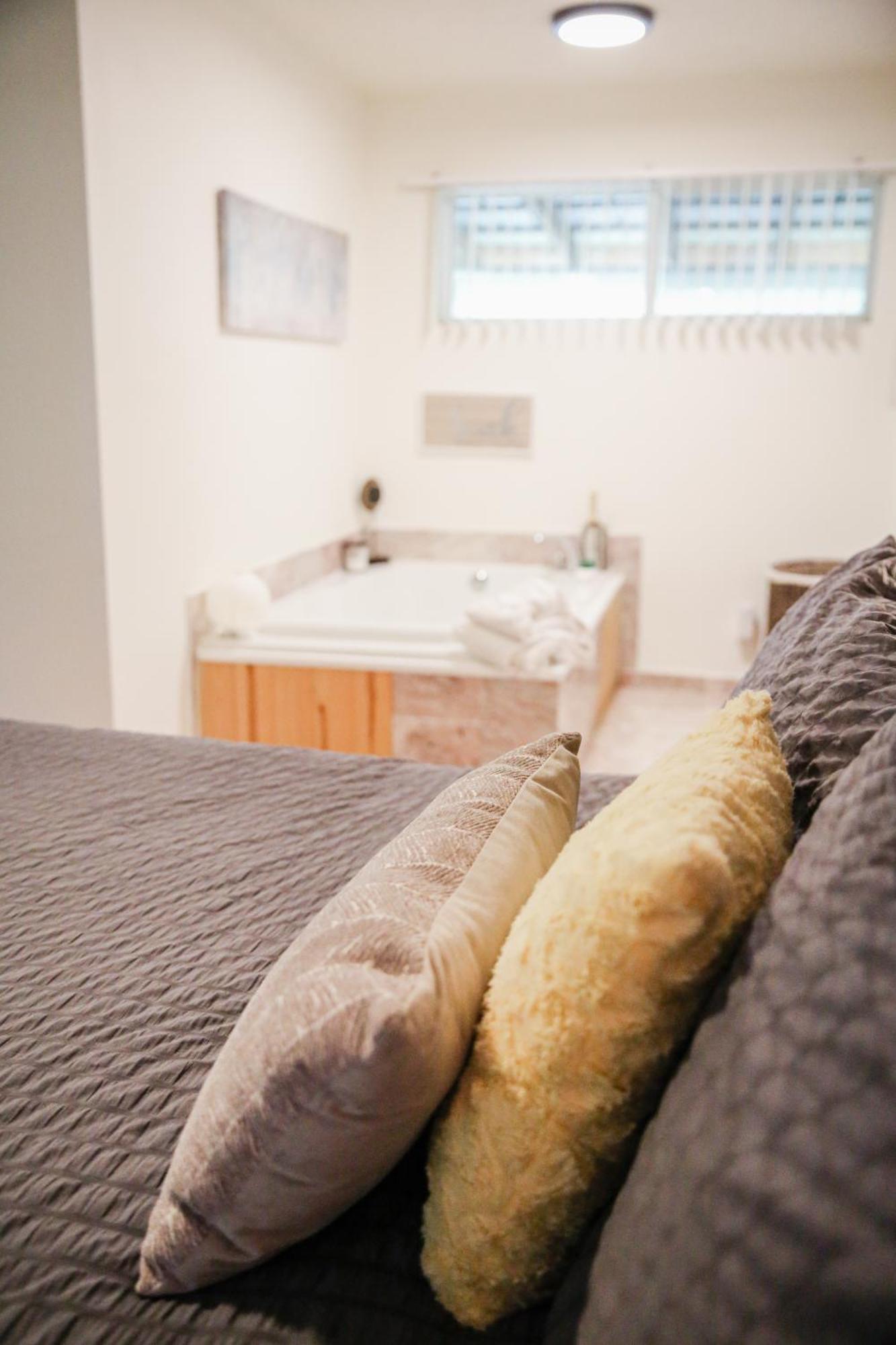 Moonlight Cottage - Your Romantic & Scenic Escape Севьервилл Экстерьер фото